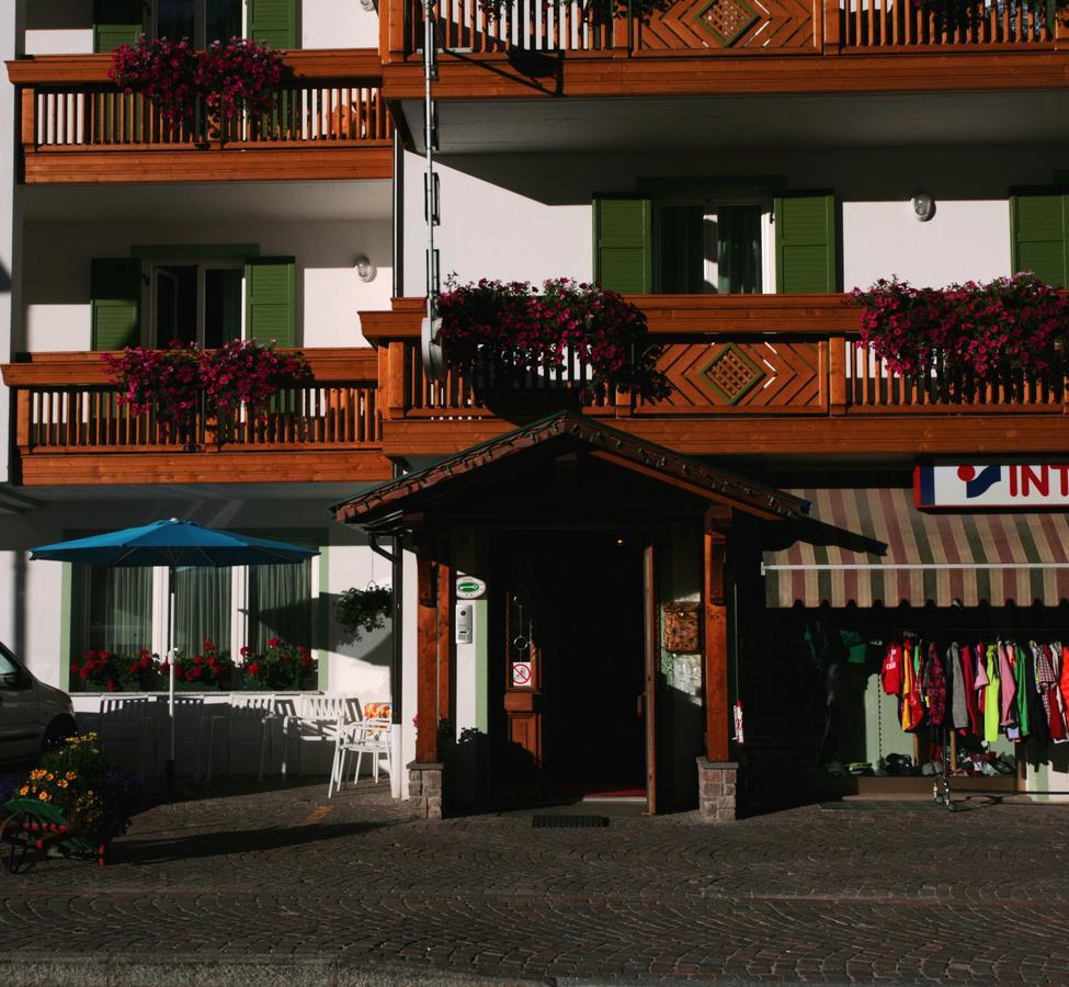 Garni Eden Hotel Canazei Exterior photo